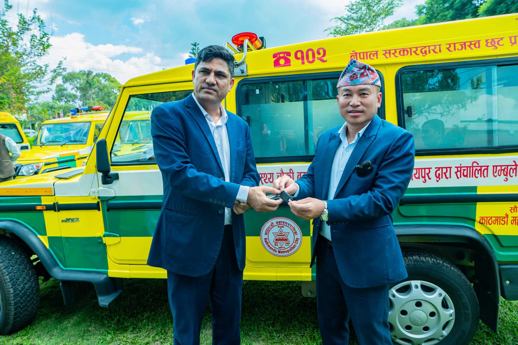 काठमाडौं महानगरले ३५ वटा गाउँपालिकालाई एम्बुलेन्स वितरण सुरु गर्‍यो