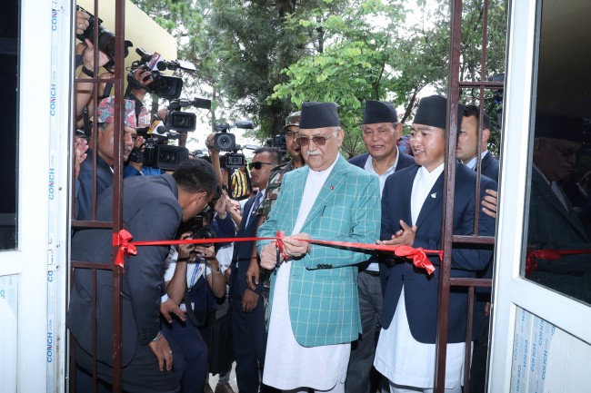 राष्ट्रिय खेलकुद परिषदद्वारा अन्तर्राष्ट्रिय खेलकुद परिसर, सातदोबाटोमा निर्मित ‘नेशनल हाइ पर्फमेन्स सेन्टर एण्ड स्पोर्टस् साइन्स ल्याब’ को उद्घाटन गर्दै प्रधानमन्त्री केपी शर्मा ओली