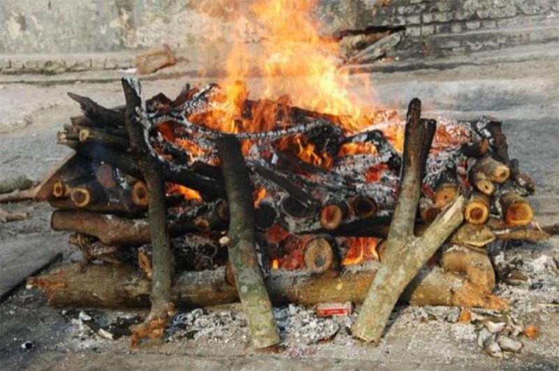 पहिरोमा ज्यान गुमाएका ९ जनाको सामूहिक दाहसंस्कार