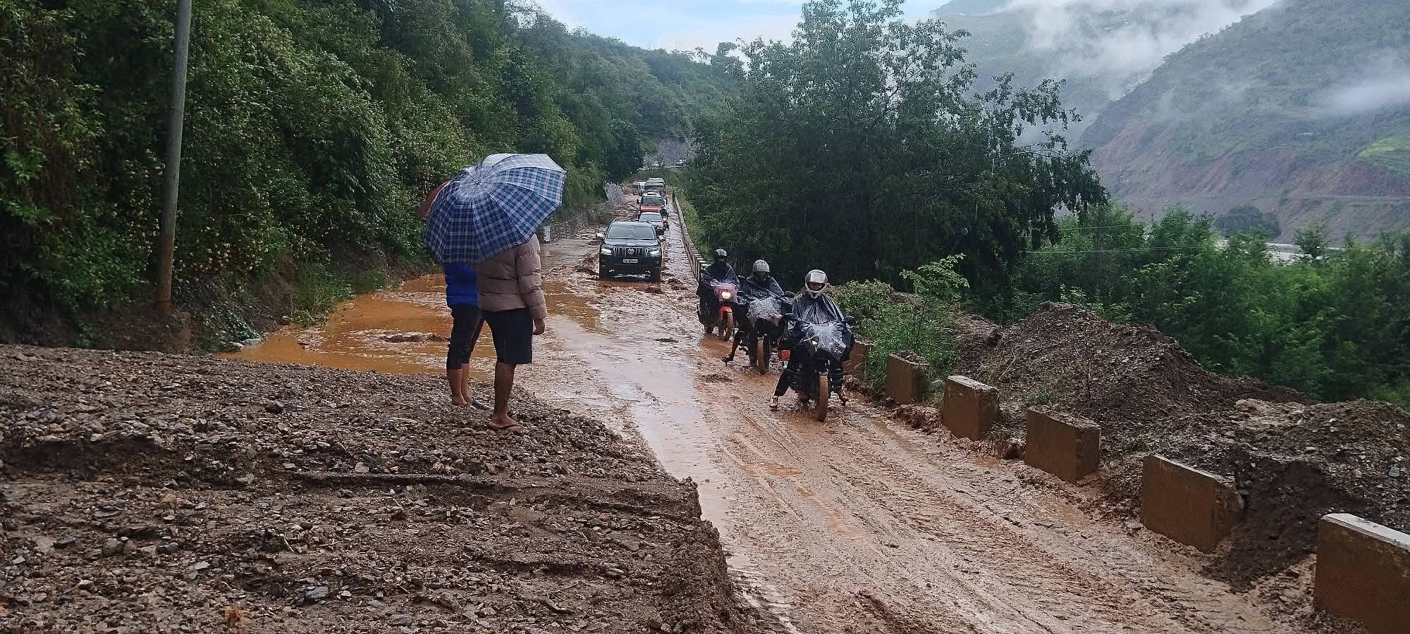 वर्षा गराउने मौसम प्रणाली नेपालबाट बाहिरियो