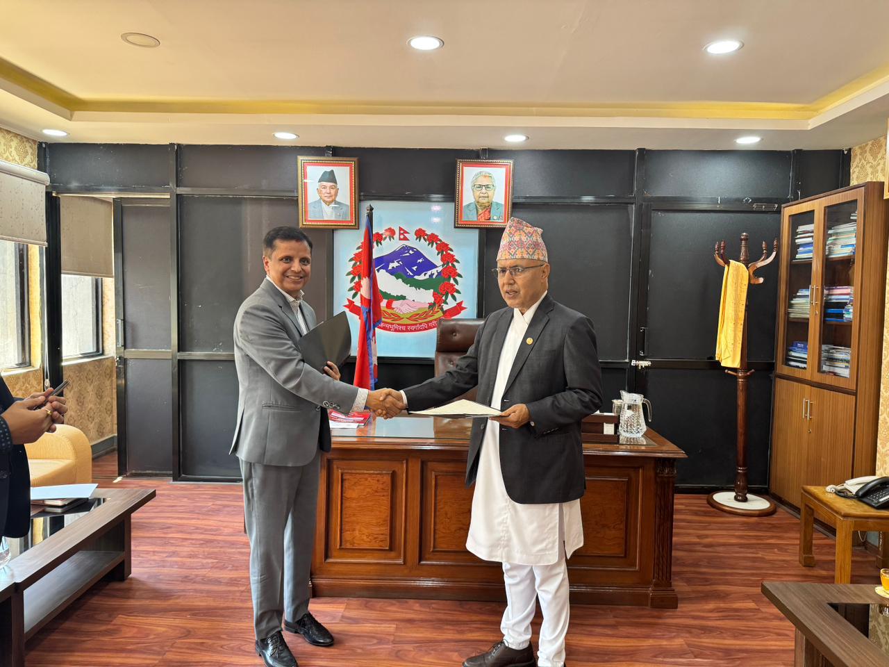 बीमा प्राधिकरणका नवनियुक्त अध्यक्ष शर्माले लिए शपथ, पदबहाली आजै