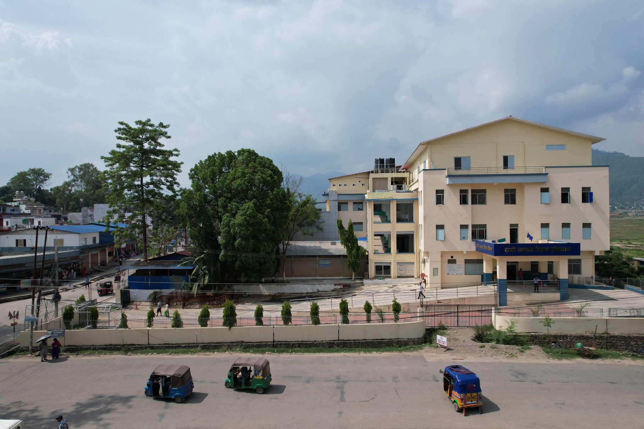 राप्ती स्वास्थ्य विज्ञान प्रतिष्ठानकी तत्कालीन उपकुलपति भण्डारीसहित १३ जनाविरुद्ध भ्रष्टाचार मुद्दा