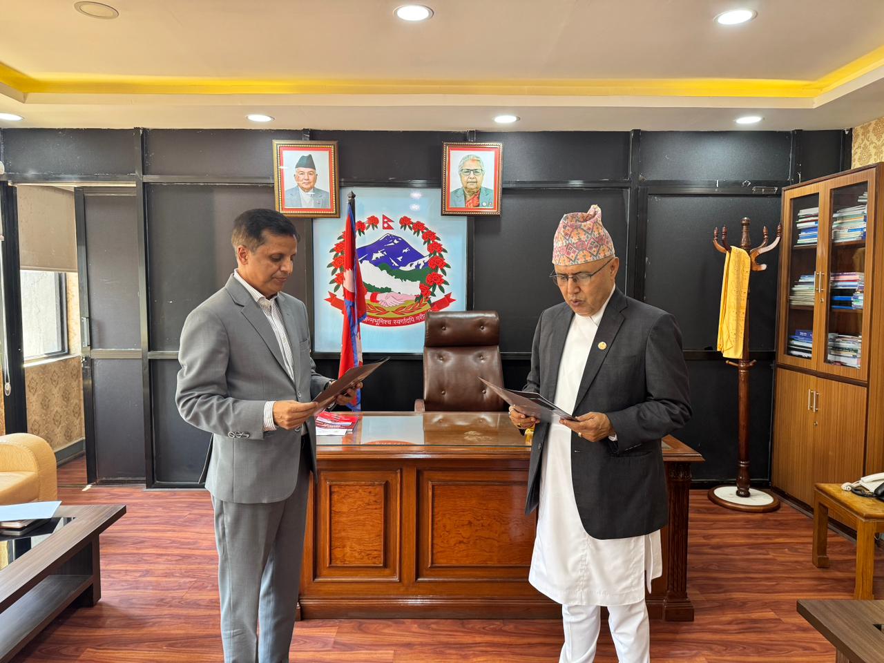 janakraj-sharma-sapath-1758871584.jpg