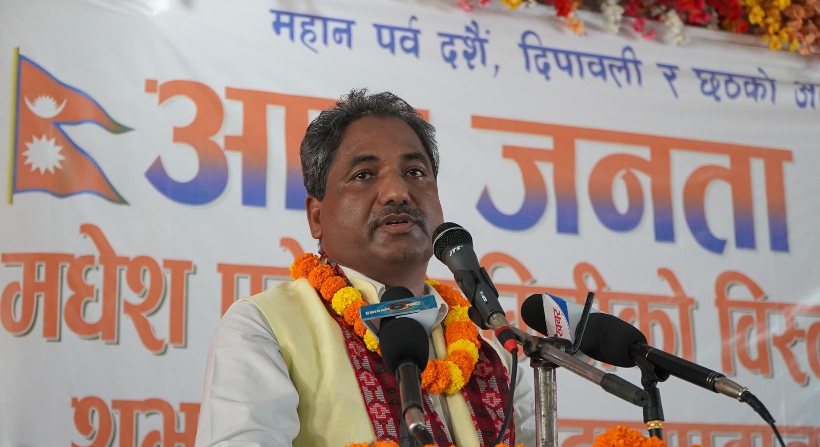 सार्वजनिक रूपमा माफी मागेर राजनीतिबाट सन्यास लिन केपी ओलीलाई प्रभु साहको सुझाव